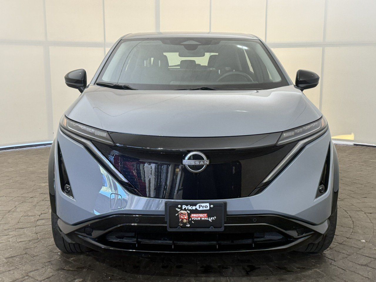 Used 2024 Nissan Ariya AWD image 2