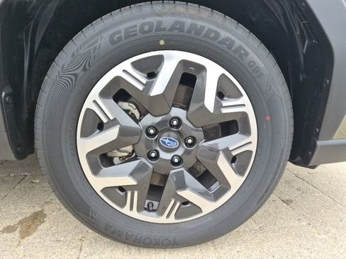 Certified 2025 Subaru Forester Premium AWD/4WD image 17