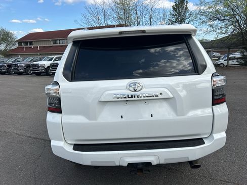 Used 2018 Toyota 4Runner SR5 image 6