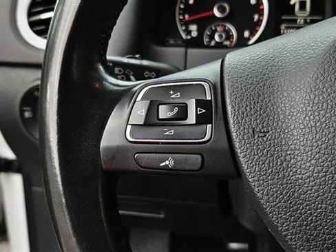 Used 2017 Volkswagen Tiguan Sport image 12