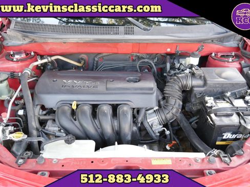 Used 2006 Pontiac Vibe Sport Wagon 4D w/ Preferred Package image 27