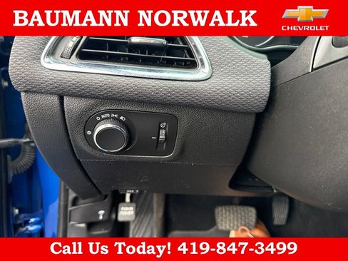 Used 2017 Chevrolet Cruze LT w/ Convenience Package FWD image 22