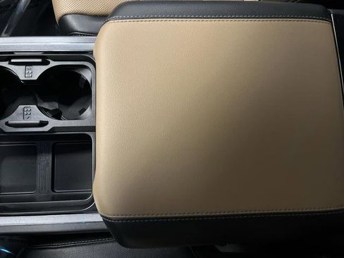 Used 2024 Ford F350 Lariat image 20