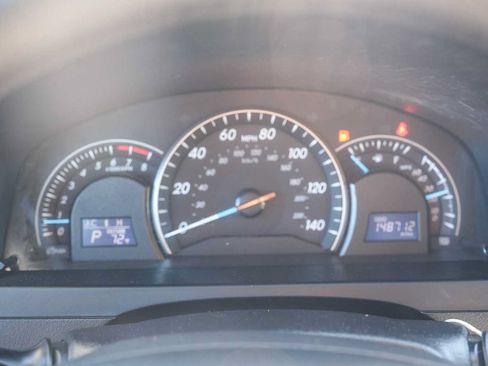 Used 2013 Toyota Camry LE FWD image 25
