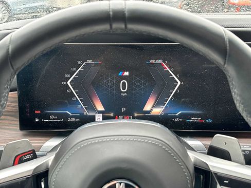 Used 2023 BMW 760i xDrive image 25