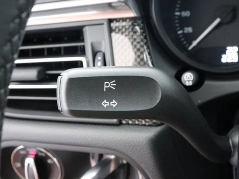 Used 2025 Porsche Macan image 39