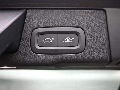 Used 2023 Volvo XC60 B5 Ultimate AWD/4WD image 34