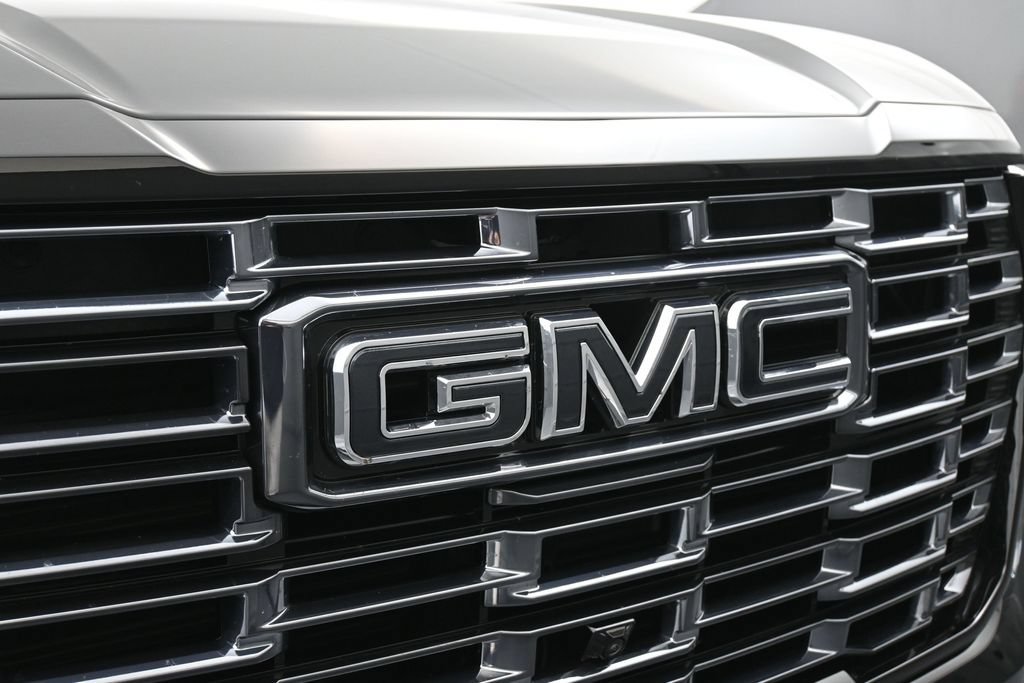 Used 2026 GMC Yukon Denali Ultimate w/ LPO, Floor Liner Package AWD/4WD image 13