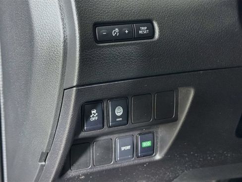 Used 2021 Nissan Rogue Sport S FWD image 11