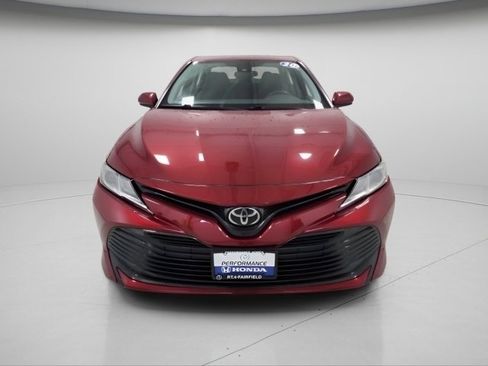 Used 2020 Toyota Camry LE image 8