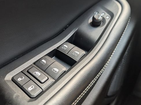 Used 2023 Jeep Grand Cherokee Laredo RWD image 18