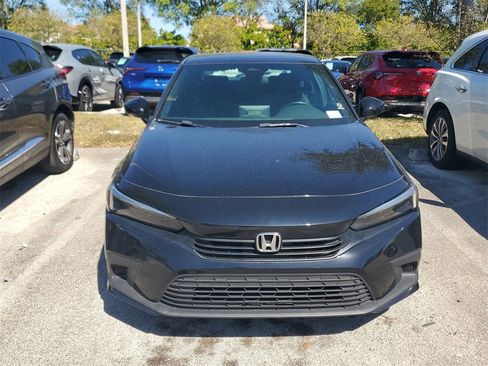 Used 2023 Honda Civic Sport image 2