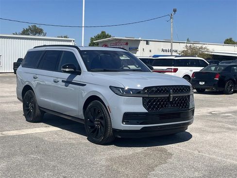 New 2025 Lincoln Navigator Reserve w/ Jet Appearance Package image 7