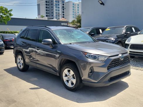Used 2020 Toyota RAV4 XLE w/ All Weather Liner Package AWD/4WD image 3