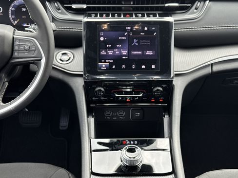 New 2025 Jeep Grand Cherokee Laredo X image 16