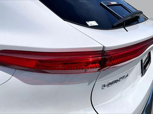 Used 2023 Toyota Venza XLE AWD/4WD image 28