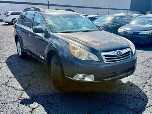 Used 2010 Subaru Outback 2.5i Premium AWD/4WD image 4