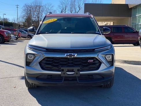 Used 2024 Chevrolet TrailBlazer RS w/ Driver Confidence Package image 2