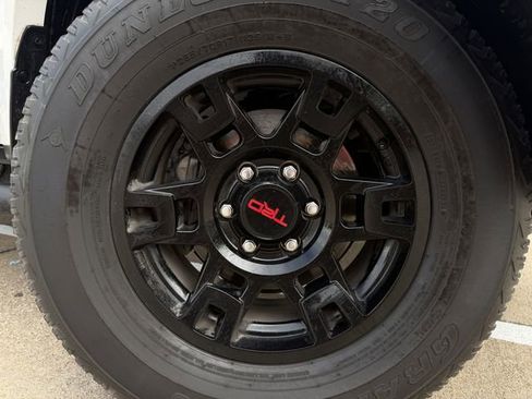 Used 2022 Toyota 4Runner SR5 AWD/4WD image 11