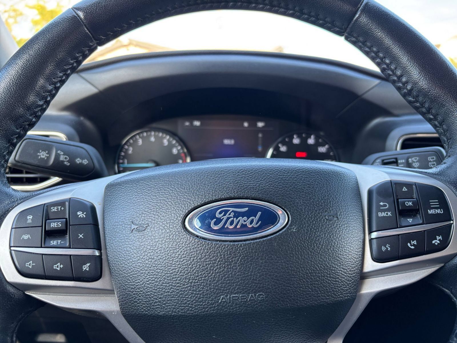 Used 2023 Ford Explorer Limited AWD/4WD image 30