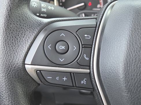 Used 2022 Toyota Camry LE w/ Carpet Mat Package (TMS) FWD image 30