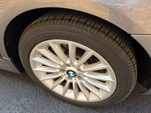 Used 2012 BMW 535i xDrive Sedan AWD/4WD image 30