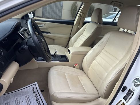 Used 2017 Toyota Camry XLE image 16