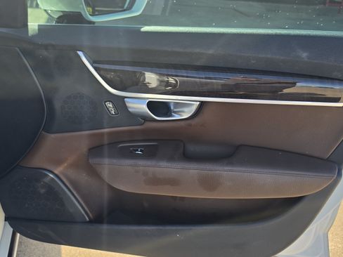 Used 2018 Volvo S90 T5 Momentum FWD image 33