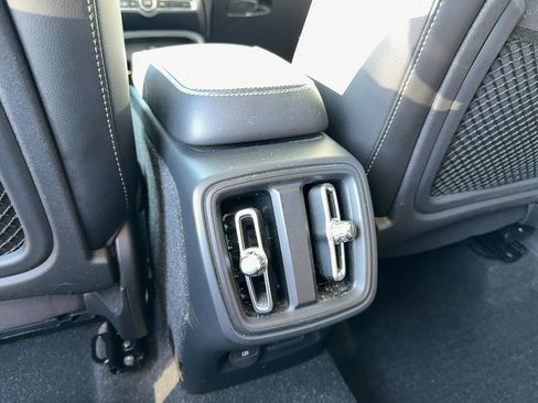 Used 2023 Volvo XC40 B5 Plus w/ Protection Package Premier image 15