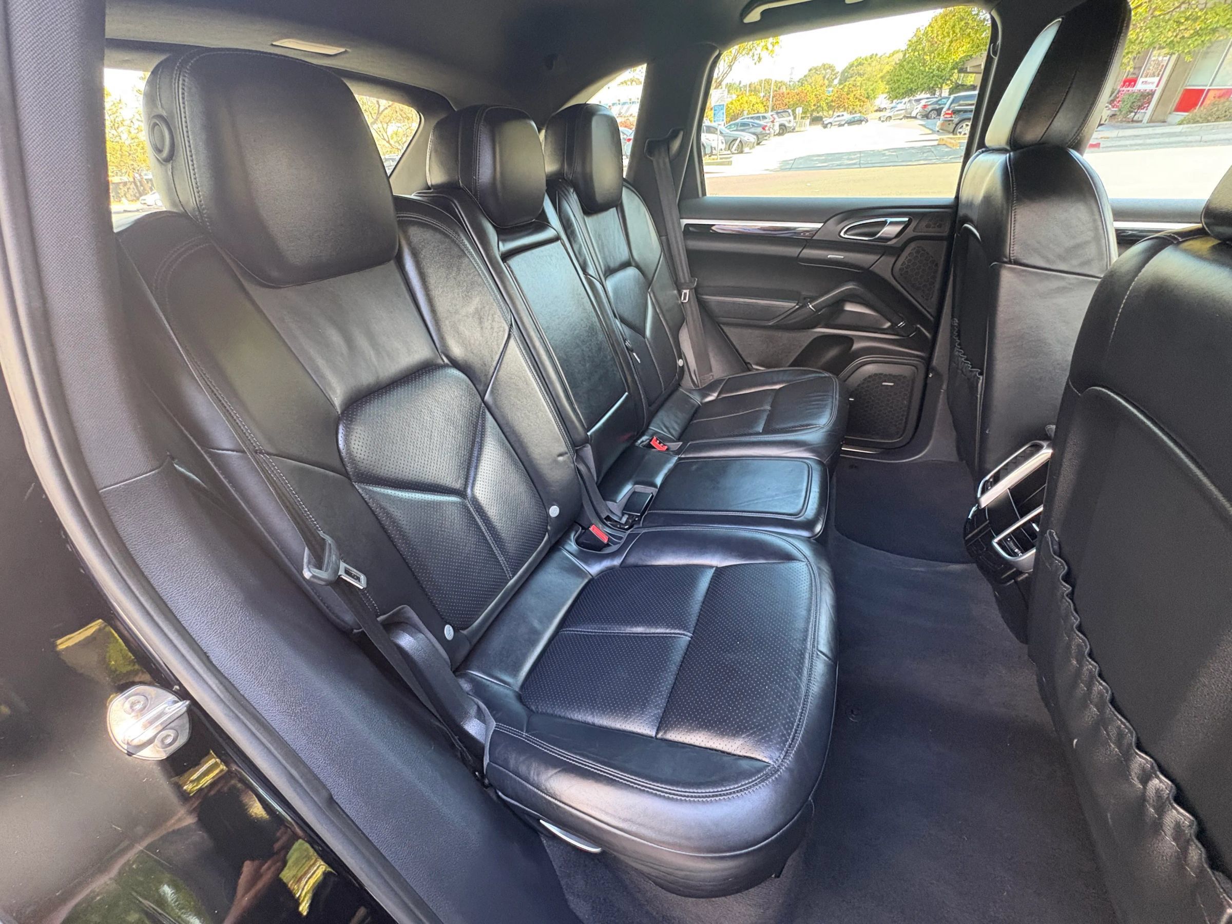Used 2012 Porsche Cayenne S AWD/4WD image 17