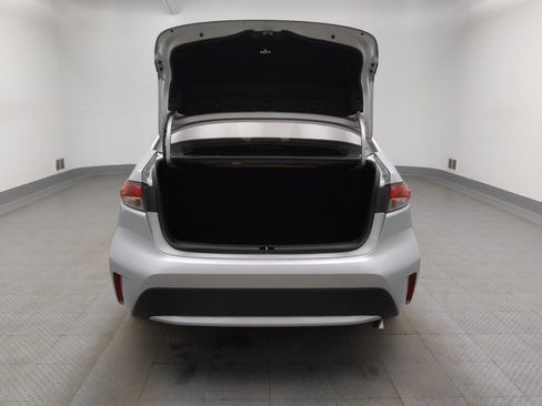 Used 2020 Toyota Corolla LE FWD image 29
