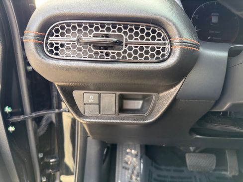 Used 2025 Honda HR-V Sport image 13