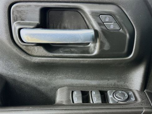 Used 2021 Chevrolet Silverado 1500 Custom image 18