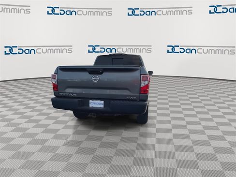 Used 2018 Nissan Titan S image 8