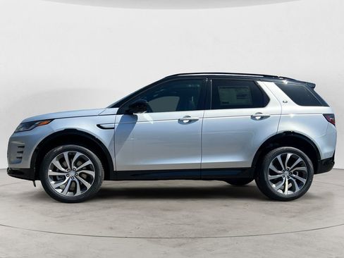 New 2025 Land Rover Discovery Sport Dynamic SE image 2