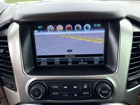 Used 2018 Chevrolet Suburban Premier RWD image 14