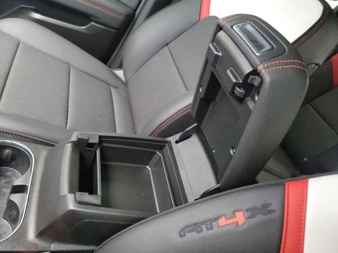 Used 2024 GMC Canyon AT4X w/ AT4X AEV Edition image 29