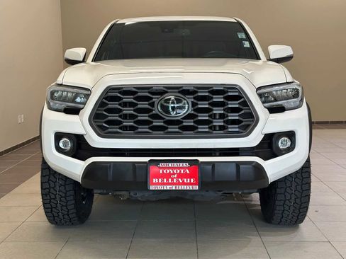 Certified 2021 Toyota Tacoma TRD Off-Road w/ TRD Premium Off Road Package AWD/4WD image 6