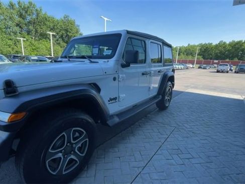 Used 2022 Jeep Wrangler Unlimited Sport image 4