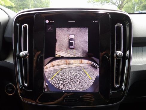 New 2026 Volvo XC40 B5 Plus w/ Protection Package Premier image 17