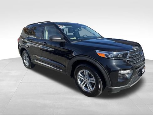 Certified 2024 Ford Explorer XLT w/ Equipment Group 202A image 10