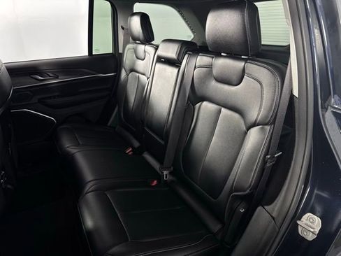 Used 2023 Jeep Grand Cherokee 4WD 4xe image 16