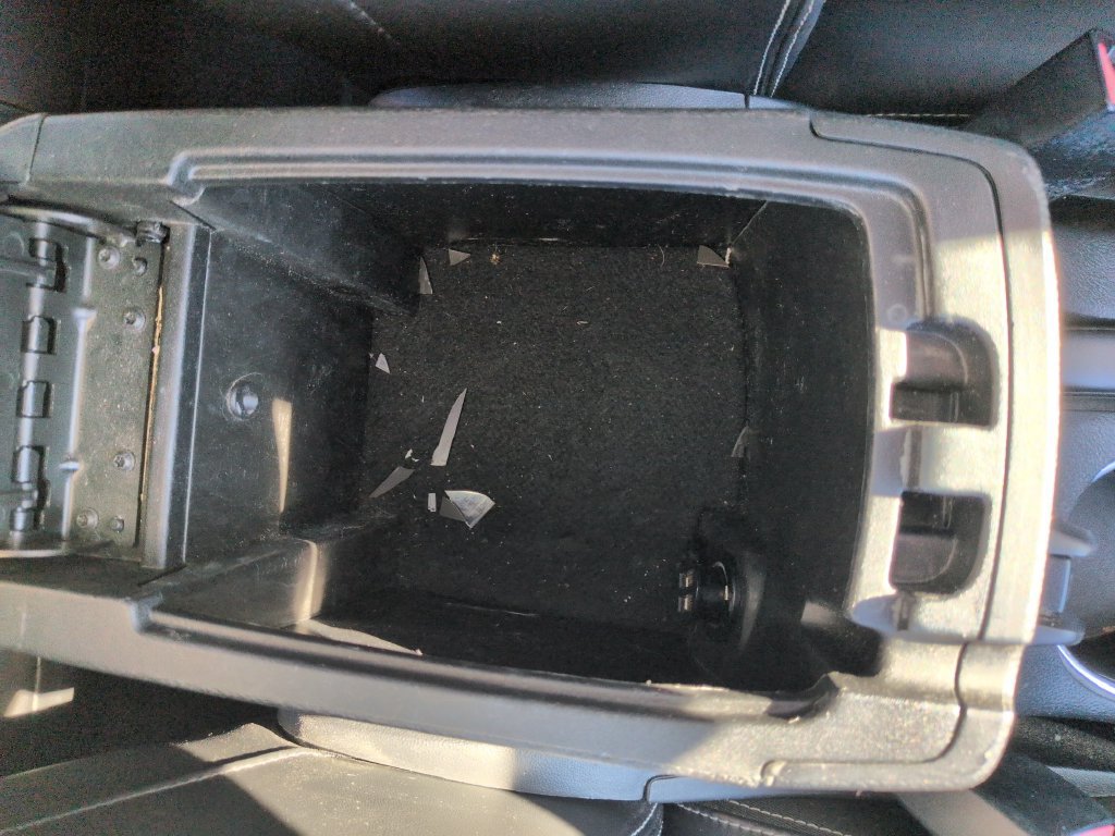 Used 2013 Chrysler 200 S FWD image 25