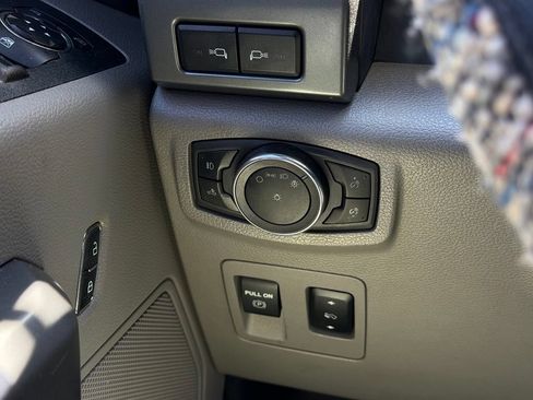 Used 2019 Ford F150 XLT w/ Equipment Group 302A Luxury AWD/4WD image 18