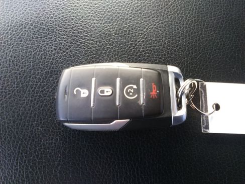 Used 2021 RAM 1500 Big Horn image 25