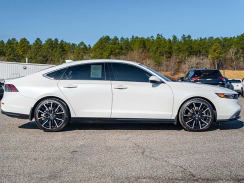 Used 2025 Honda Accord Touring image 8