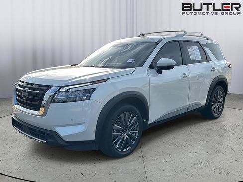 Used 2023 Nissan Pathfinder SL w/ SL Premium Package image 1