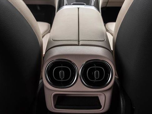 Used 2023 Mercedes-Benz GLC 300 4MATIC image 26