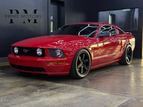 Used 2005 Ford Mustang GT RWD image 1