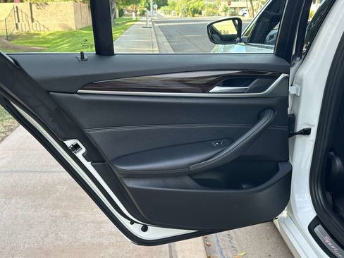 Used 2018 BMW 540i xDrive image 41